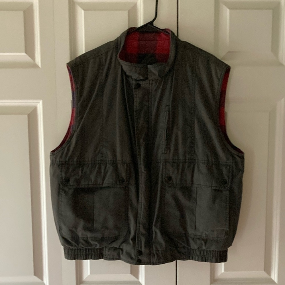 Eagles Ridge Outfitters women’s 1X canvas gray vest, red black flannel lining